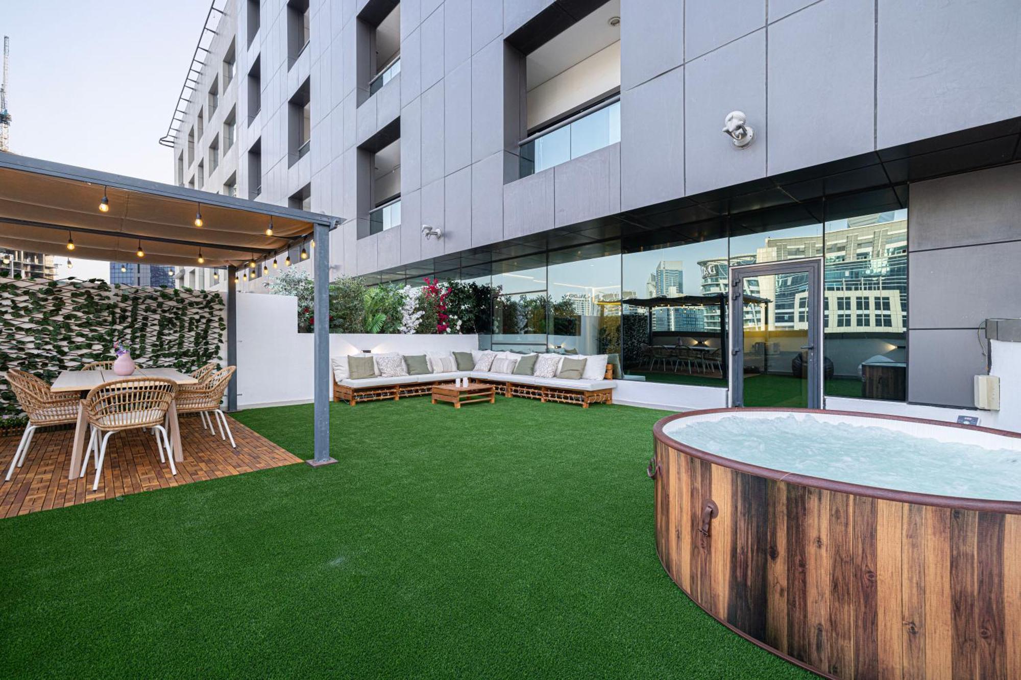 Next'House - Downtown Views Host Vandrehjem Dubai Eksteriør billede